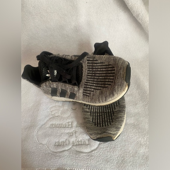 Adidas kids shoes size 13 small - Picture 2 of 7